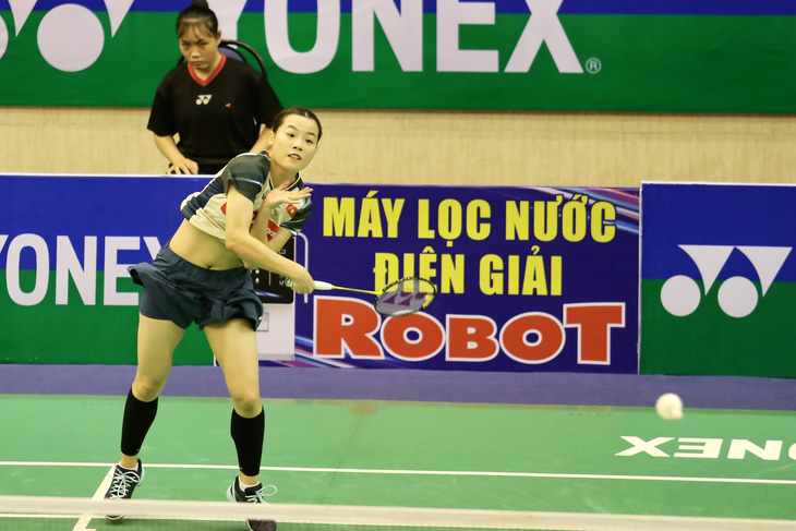 Thắng dễ ở bán kết, Thùy Linh ở gần cú hat-trick Vietnam Open - Ảnh 1.